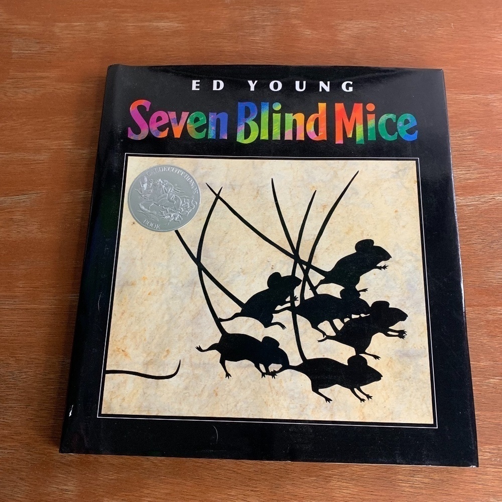 𝅺SEVEN Blind Mice By Ed Young Beautiful Hardcover Book